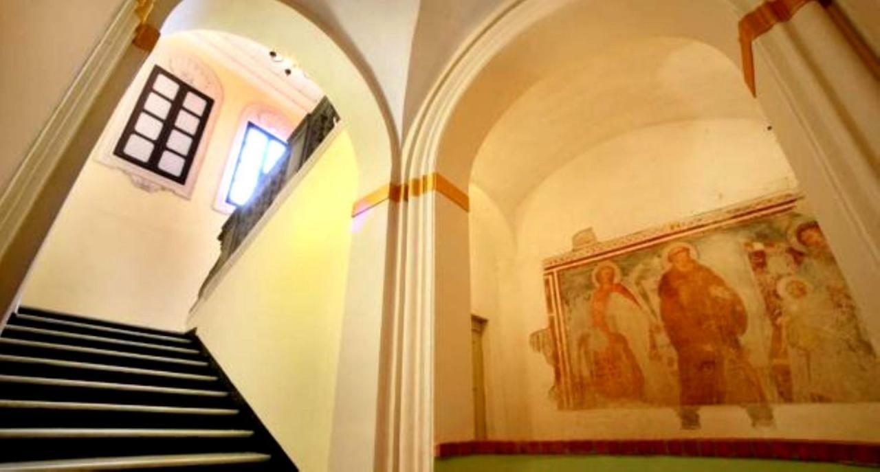 ホテル Relais Real Collegio ノーリ エクステリア 写真